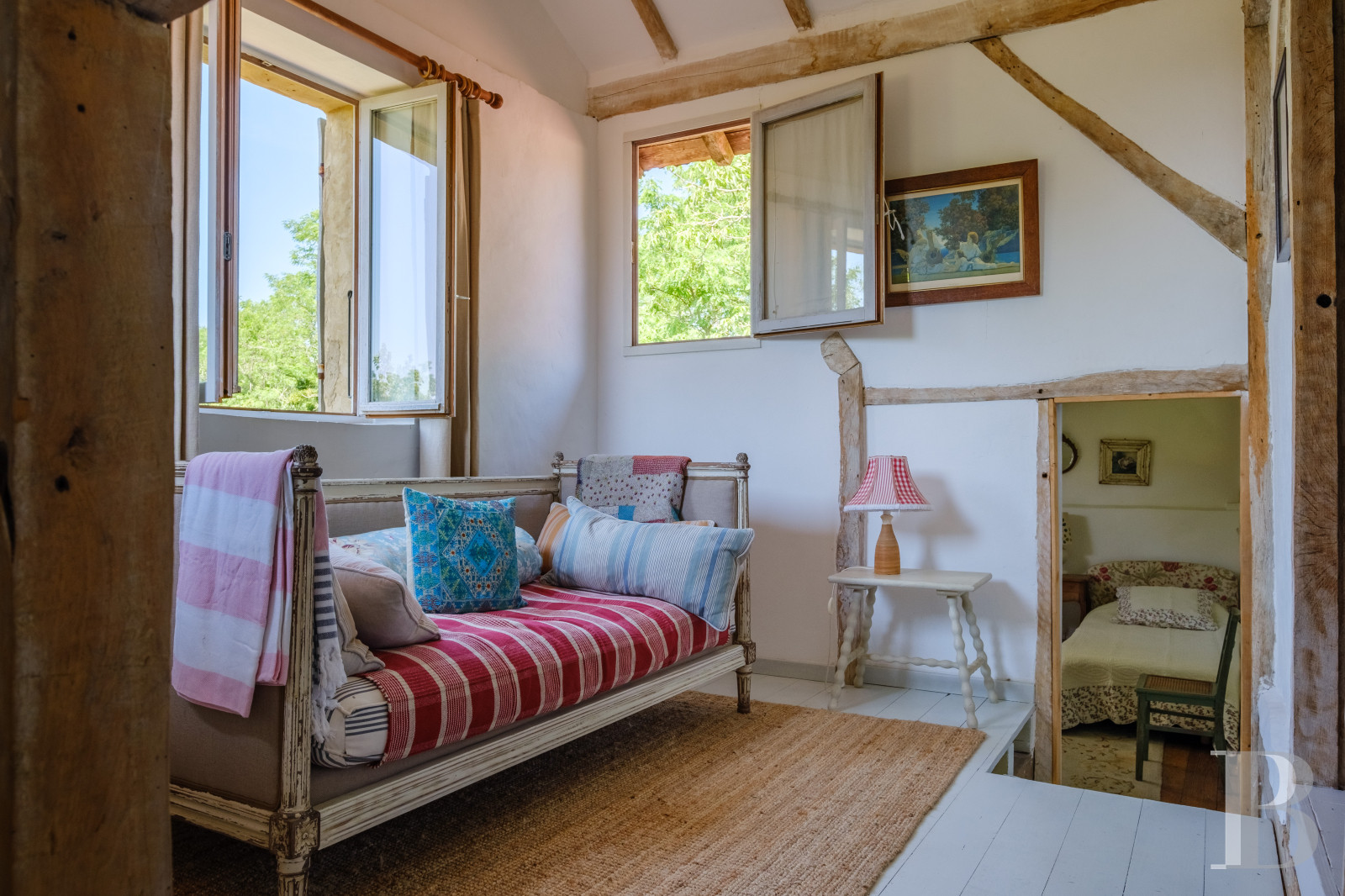 Dans le Gers, à l’ouest de Lectoure, un ancien domaine de production d’armagnac transformé et décoré avec soin - photo  n°47